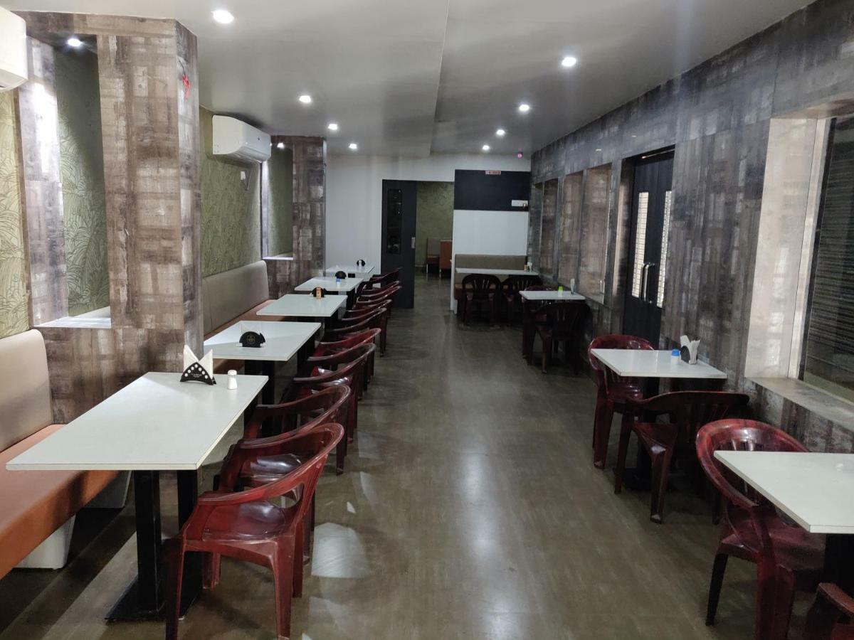 Hotel Jagat Siliguri Ngoại thất bức ảnh